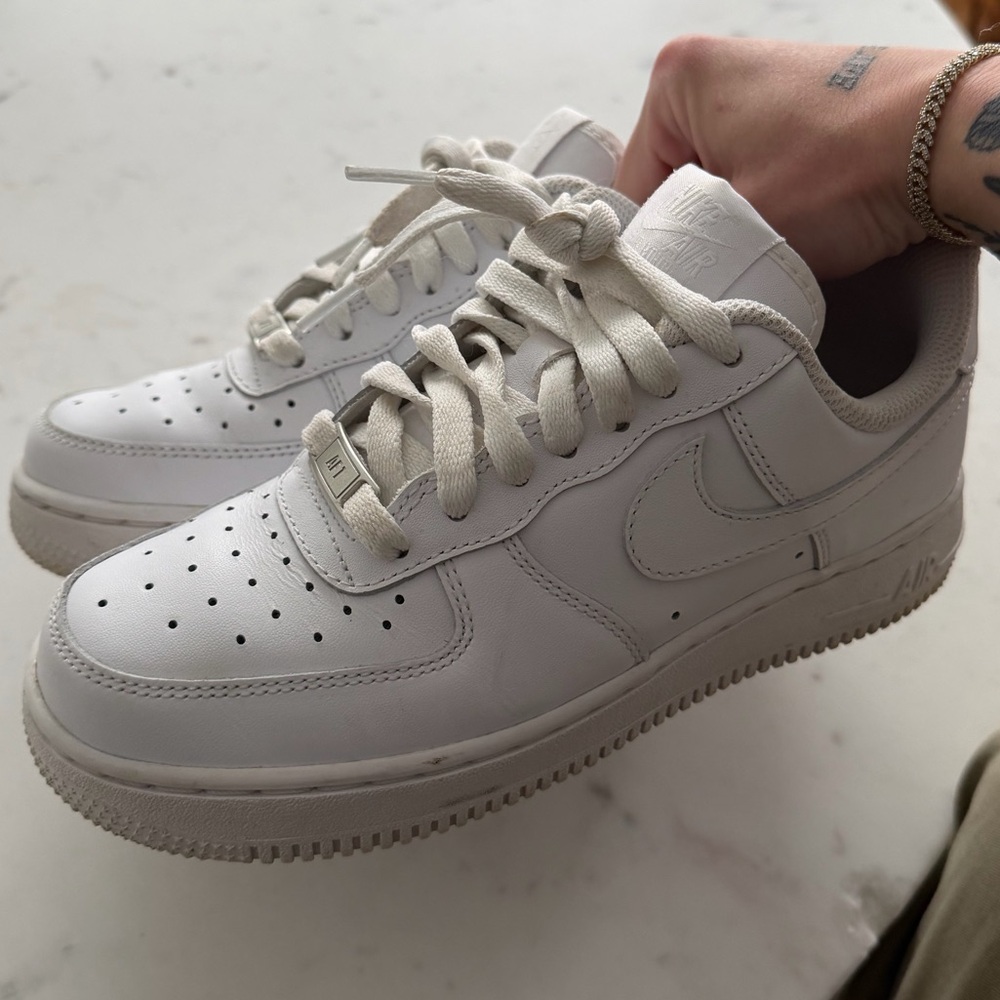 Nike AF1 size 6Y. Great condition, laces could be swapped out with new whites